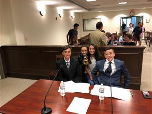 Photo of mock trial club members 